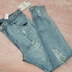 American Bazi Jeans - RIPPED LT. WASH JEAN American Bazi Jeans - RIPPED LT. WASH JEAN